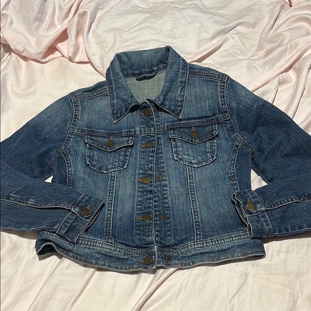 Gap S Classic Denim Jacket shaped fit cotton spandex blend guc buttons pockets